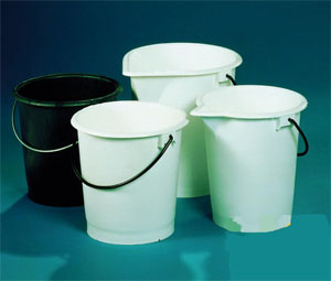 Spand med hældetud, hvid, kraftig LDPE, 10 liter