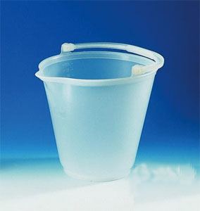 Spand, PP, med hank og hældetud, 15 liter