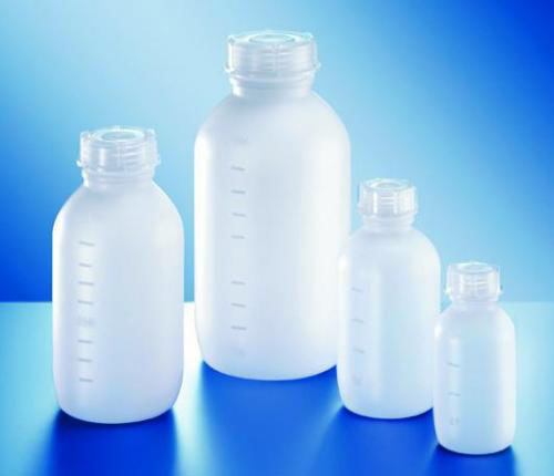 [9073344] HD-PE flaske med medium hals, m/låg, 100 ml