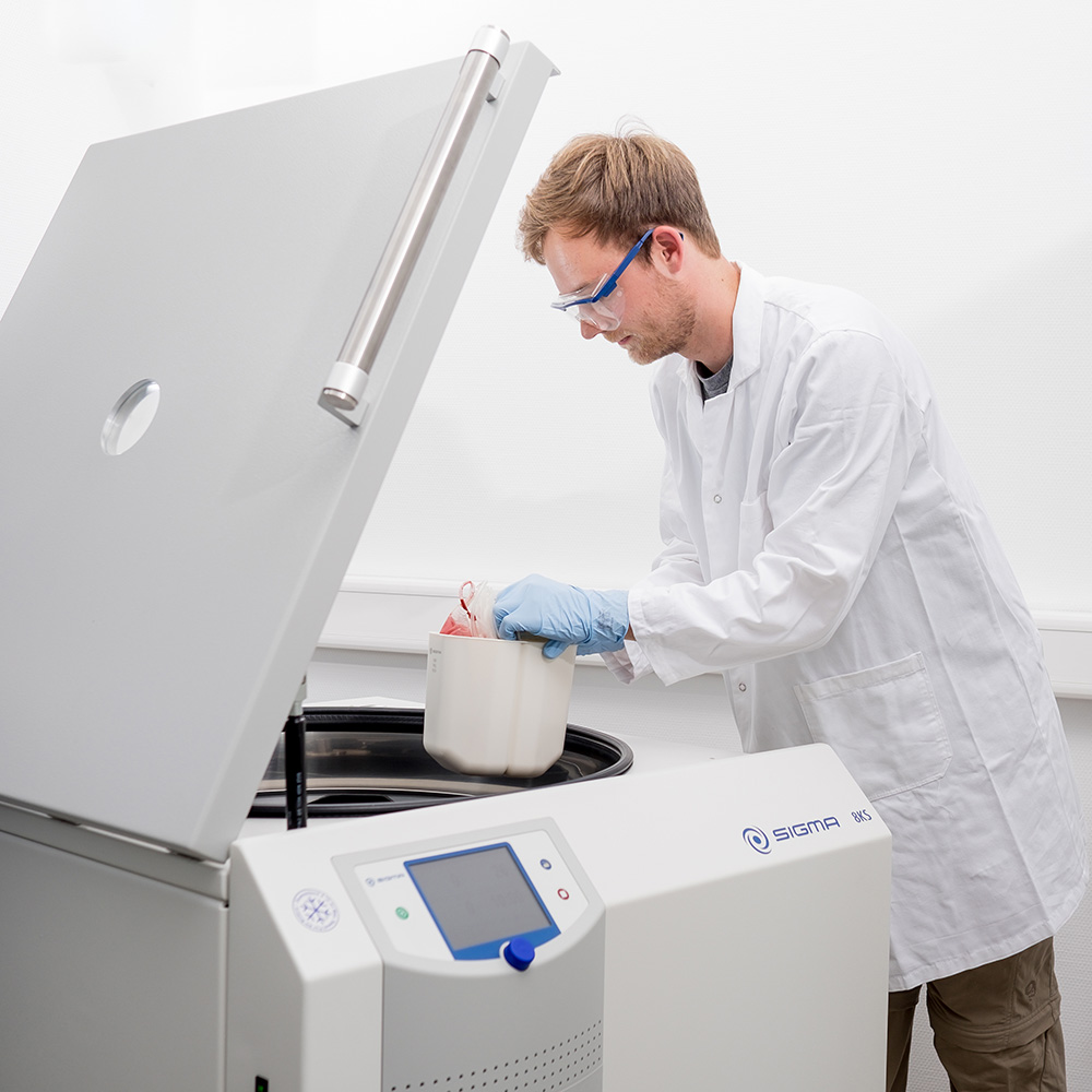 Blodbank centrifuge Sigma 8KBS med køl inkl. rotor til 12 blodposer