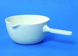 [9252515] LLG porcelænsdigel 209/5 m/hældetud,120x64mm,450ml