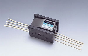 [2407534-04] Multikanal-pumpehus, 4 kanaler microbore